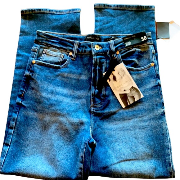 Kendall + Kylie The Icon High Rise Straight Jeans - Picture 3 of 7